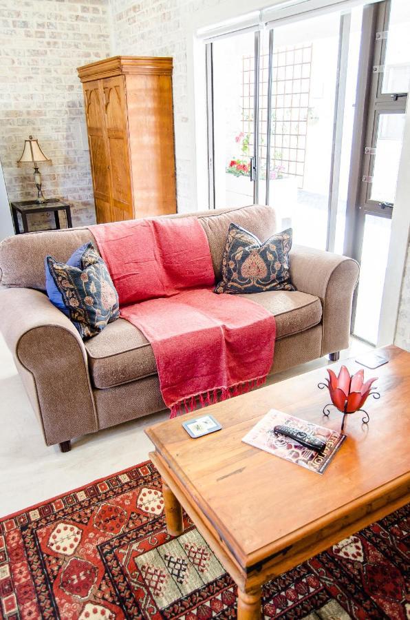 Red Bishop - Birds, Beach & Beauty Langebaan Exterior foto