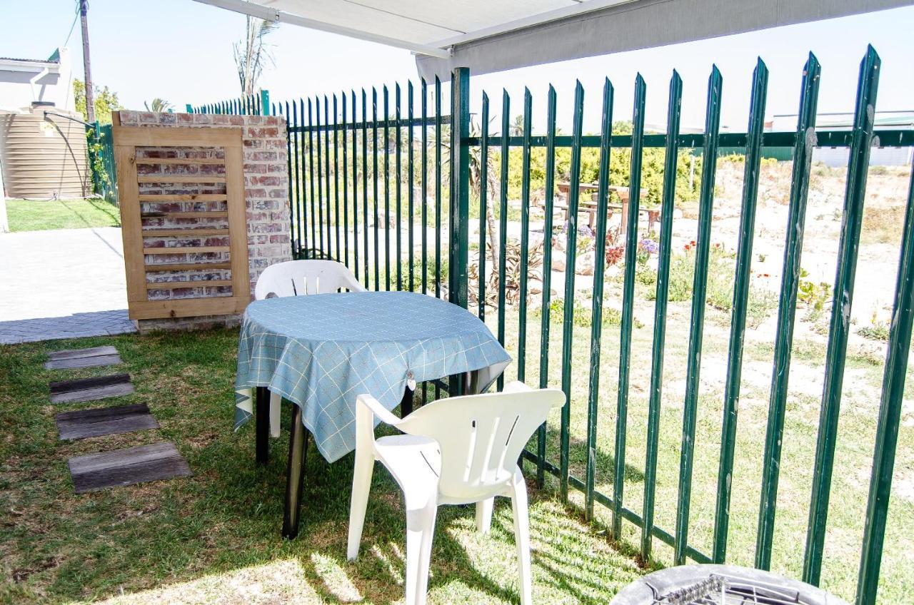 Red Bishop - Birds, Beach & Beauty Langebaan Exterior foto