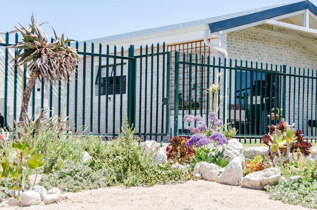 Red Bishop - Birds, Beach & Beauty Langebaan Exterior foto