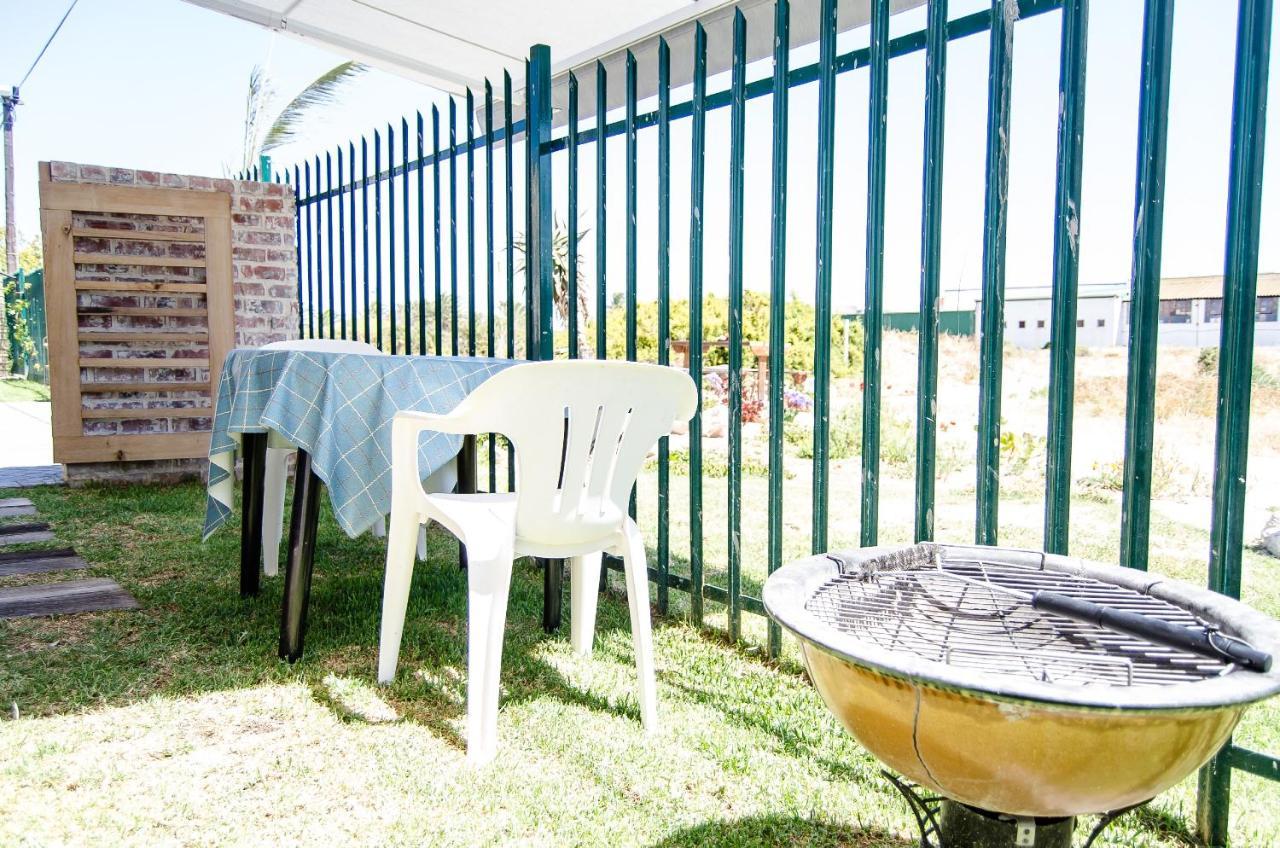 Red Bishop - Birds, Beach & Beauty Langebaan Exterior foto